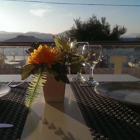 Hotel Golden Sunset