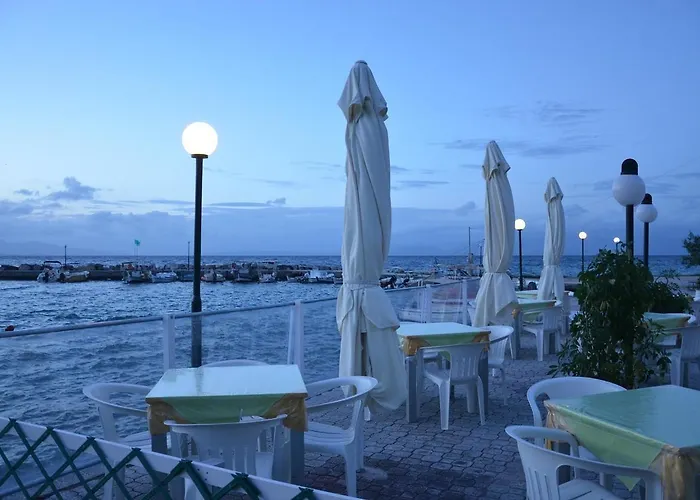 金色夕阳酒店 布卡里
