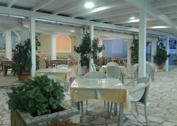 金色夕阳酒店 酒店 3*