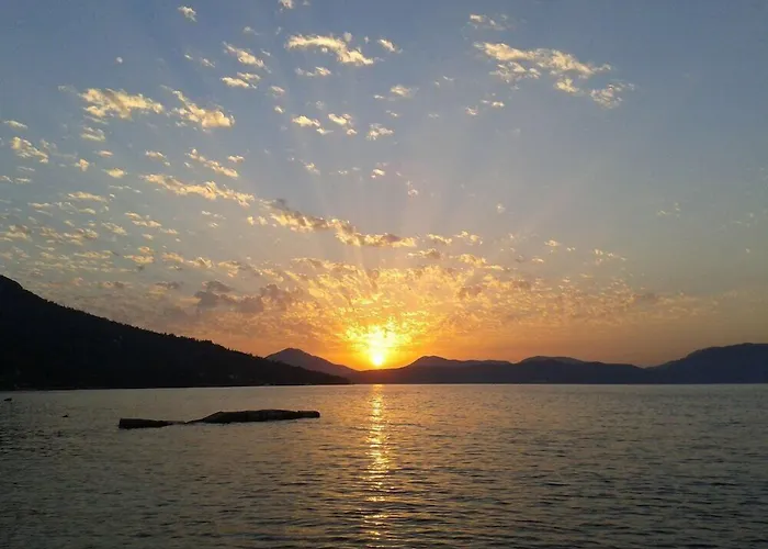 Golden Sunset 3* ブカリ