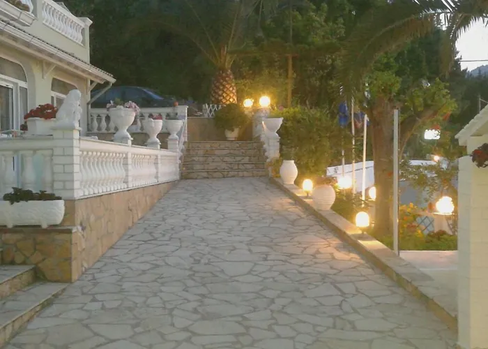 Golden Sunset 3*