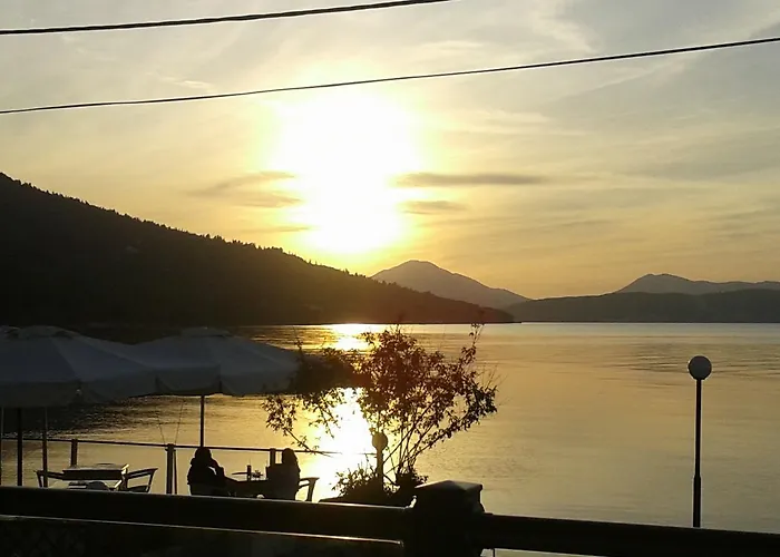 Golden Sunset ホテル